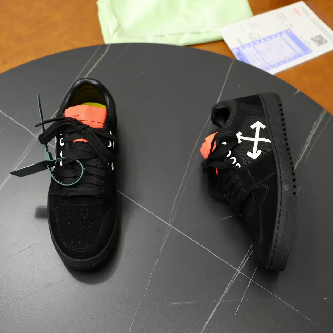 Men's shoes: 462💰💶【off-white】👫 Original one-to-one replica, high-end quality🥳The latest model has not been listed on the official website yet, the top version. Fabric: Imported original leather splicing Lining: Imported breathable mesh Outsole: Original rubber soft, light and wear-resistant Outsole Male 38-44 (customized for 45 and 46)